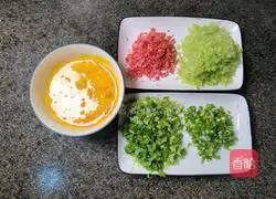 Illustration of how to make duck egg fried rice 2