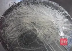 Illustration of how to make white radish vermicelli steamed buns 4