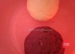 Illustration of how to make purple sweet potato two-color steamed buns 1