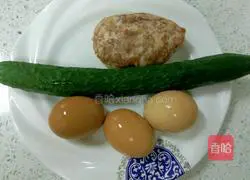 Illustration of how to make dumpling fillings 1