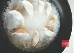 Illustration of how to make fried dumplings, wild rice dumplings and fresh meat dumplings 12