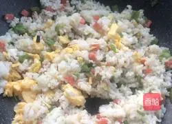 Illustration of how to make egg fried rice 7