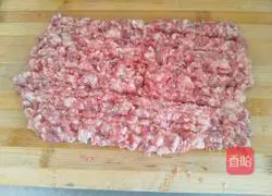 Illustration of how to make donkey meat buns 2