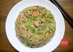 Illustration of how to make fried rice with beans, ham and fried rice 13