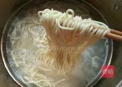 Illustration of home-style ham fried noodles 3