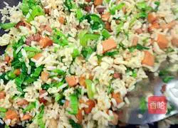 Illustration of how to make fried rice with mustard greens and bacon 16