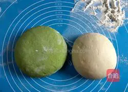 Illustration of how to make spinach blossom steamed buns 7