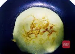 Egg pancake roll.Illustration of how to make it 9