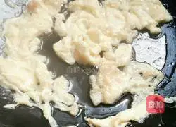 Illustration of how to make green garlic and oyster sauce fried rice 3