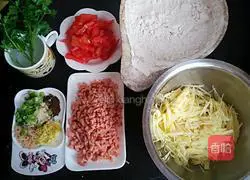 Illustration of how to make ham, potato and tomato cake 1