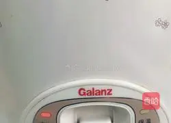 Illustration of home-style braised sausage rice 15