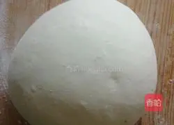 Illustration of how to make northeastern celery and pork dumplings 4 