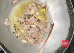 Illustration of how to make delicious steamed braised noodles 5 