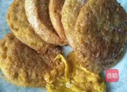 Illustration of how to make egg-flavored steamed bun slices 11