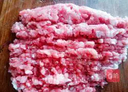 Illustration of how to make three fresh stuffed buns 3