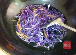 Illustration of how to make three-wire noodles 4
