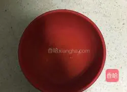 Illustration of how to make fried rice with colored pepper and eggs 1