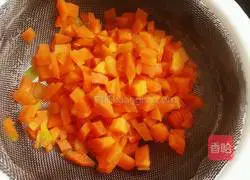 Illustration of how to make scallion, carrot and fried rice 5