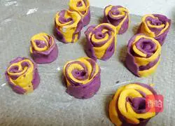 Illustration of how to make rose steamed buns 12