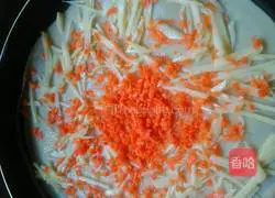 Illustration of how to make diced carrot and potato shredded cake 7