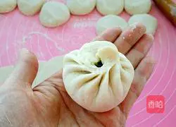 Illustration of how to make leek vegetarian buns 18