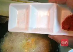 Illustration of how to make salty glutinous rice balls 17