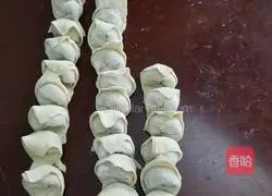 Illustration of how to make cuttlefish wontons 5