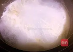 Illustration of how to make clear soup noodles 3