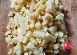 Illustration of how to make braised sausage and rice 2