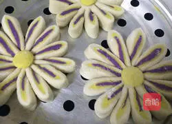 Flower steamed buns.Recipe 23