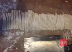 Illustration of how to make two-in-one noodles 4