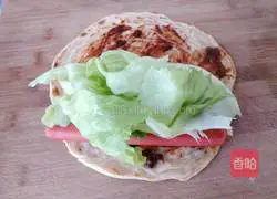 Illustration of how to make hand pancake rolls 17