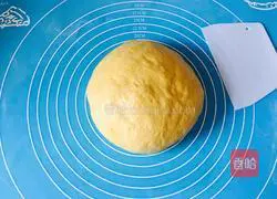 Illustration of how to cut steamed buns with pumpkin knife 7