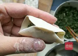 Illustration of how to make pork and spinach dumplings 11