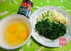 Illustration of how to make curry shrimp fried rice 2