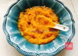 Illustration of how to cut steamed buns with pumpkin knife 1