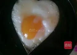 How to make a love omelette sandwich Illustration 2