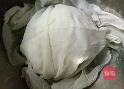 Illustration of how to make hedgehog buns 3