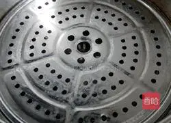 Illustration of how to make old noodle steamed buns 10