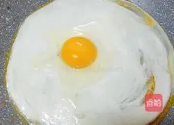 Illustration of how to make golden hand cakes 2