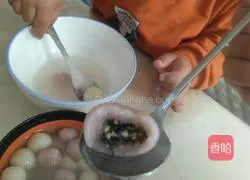 Illustration of how to make strawberry dumplings 8