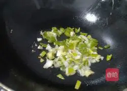 Illustration of how to make egg fried rice 10