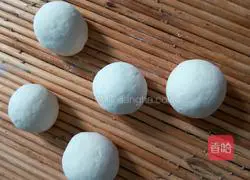 Illustration of how to make old noodles steamed buns 7