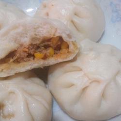 Corn and carrot meat buns