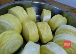 Illustration of how to make fancy steamed buns 2 