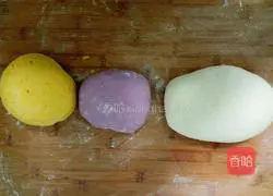 Illustration of how to make colorful steamed buns 1