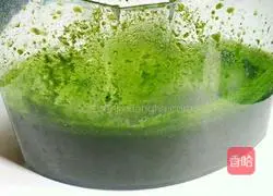 Illustration of how to make cabbage dumpling wrappers 2