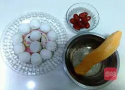 Illustration of how to make sweet potato and red date glutinous rice balls 1