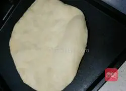 Illustration of how to make crispy egg-filled pancakes 9