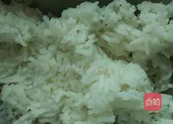 Illustration of how to make green onion and egg fried rice 2